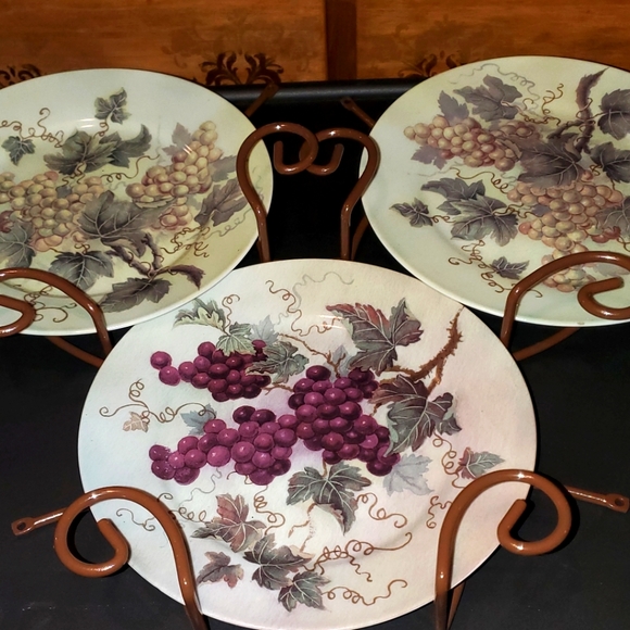 Italian Style Plates & Metal Hanger Set - Picture 1 of 15